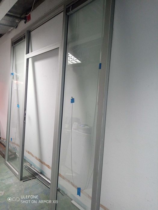 Witryna przeszklona 250x250cm