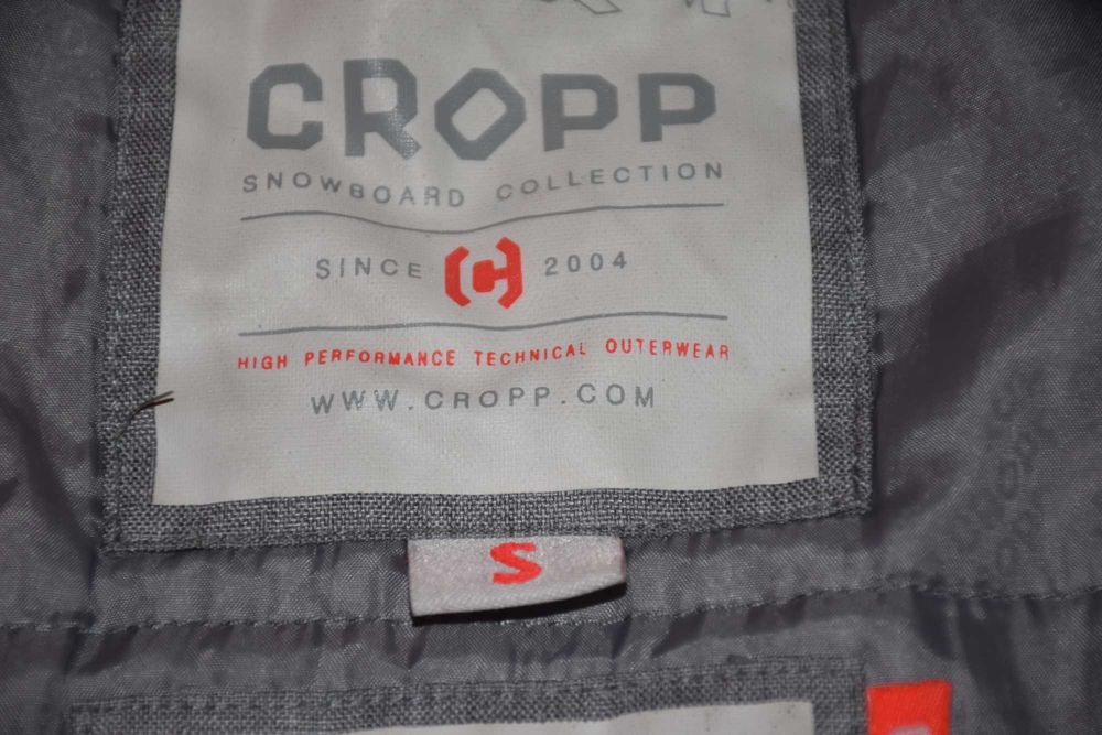Długa kurtka na snowboard firmy Cropp