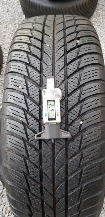 Opony zimowe Bridgestone 2sztuki 205/60/17