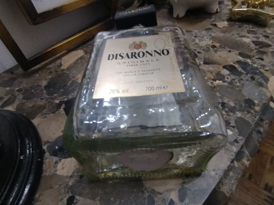 Garrafa Vazia Disaronno Originale 700ml com Tampa – Ideal para Decoração / Artesanato
