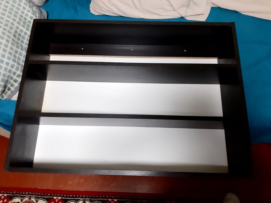 Полиця настінна б/в