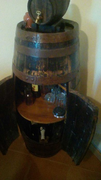 Bar rústico de pipa antiga