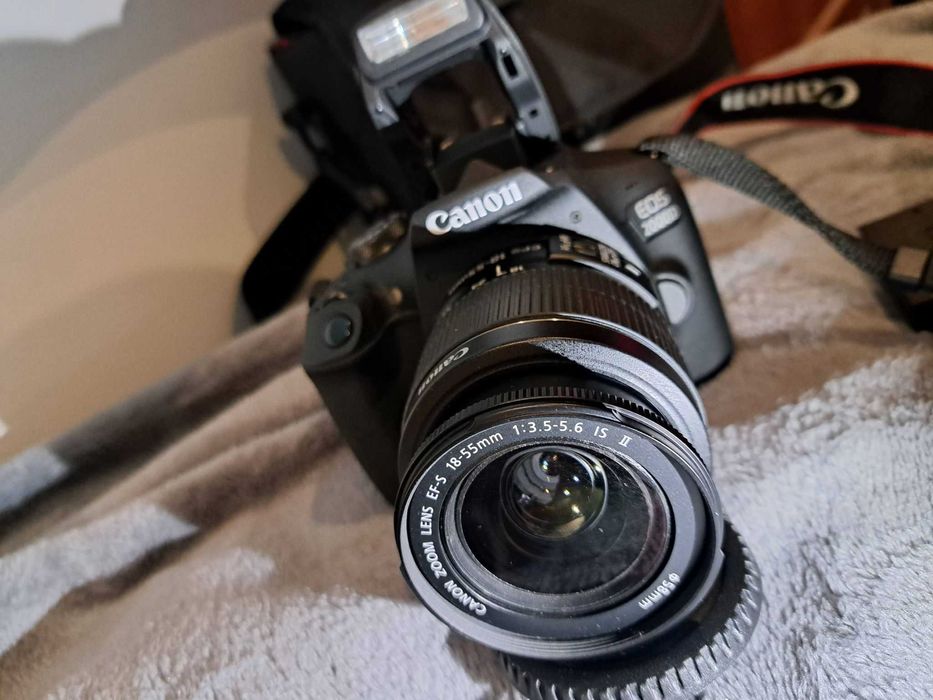 Canon EOS 2000D + Objetiva + Bolsa | Como Nova | Pouco Uso