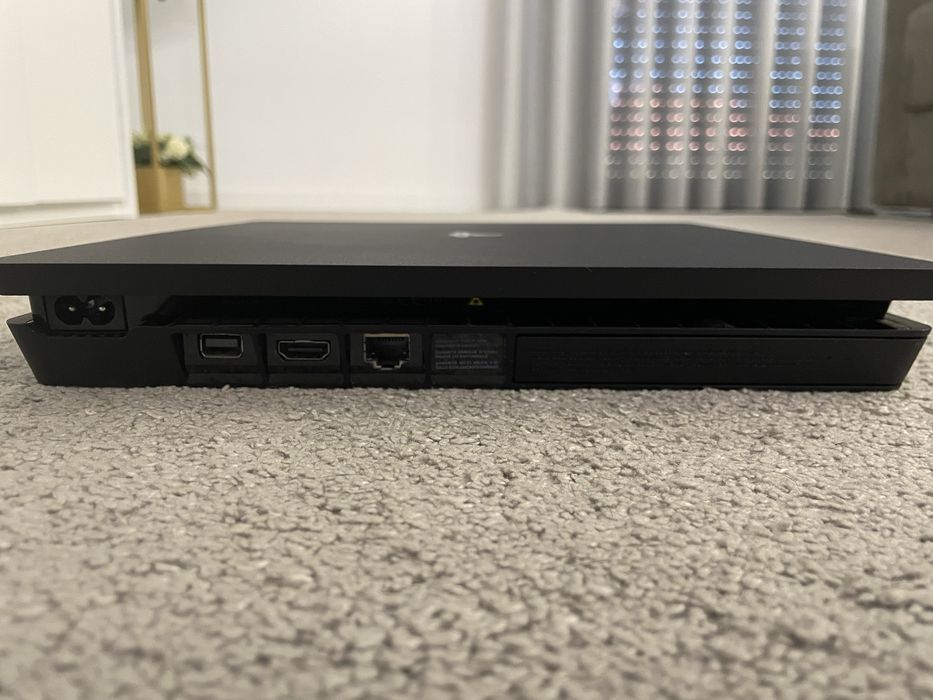 PS4 1TB + Comando