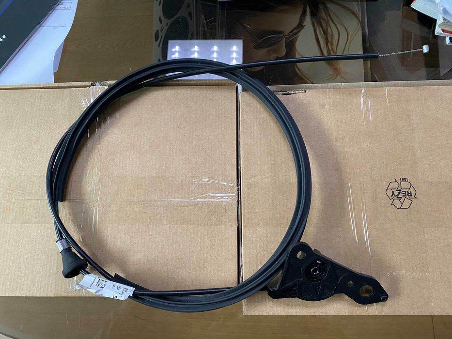 Трос, ручка, механізм капоту БМВ Е36 седан, купе, турінг, компакт,кабр