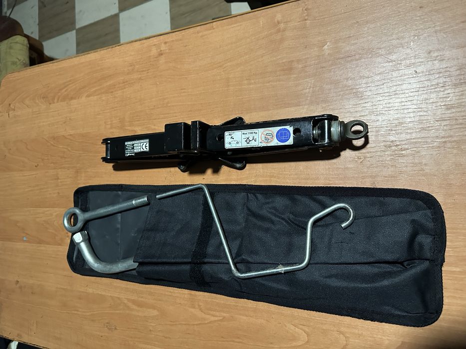 Домкрат jeep renegade,fiat 500x,fiat 500l