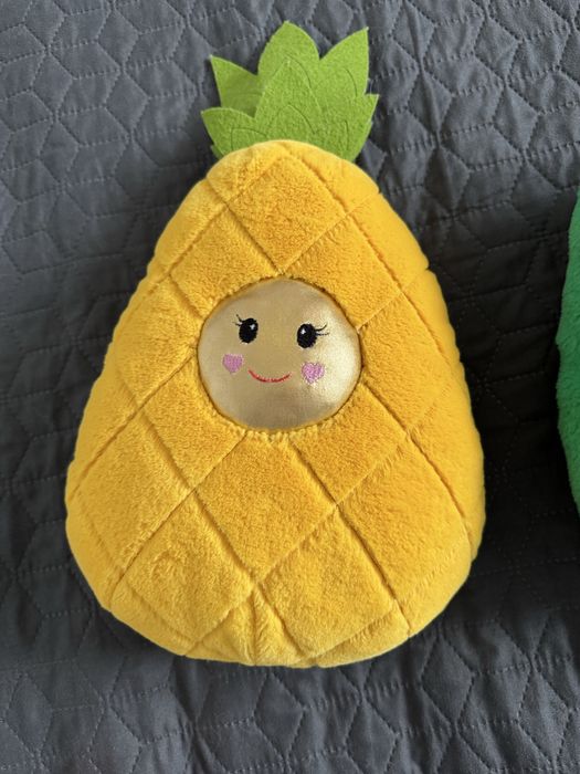 Дві нові мʼяки іграшки треди ананас та авокадо