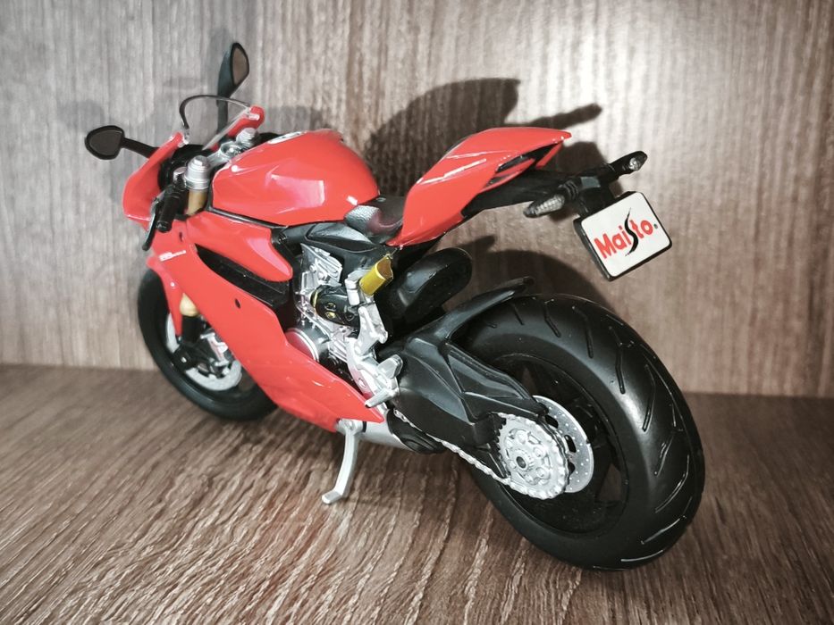 Іграшкова  модель мотоцикла Maisto Ducati 1199 Panigale 1:12