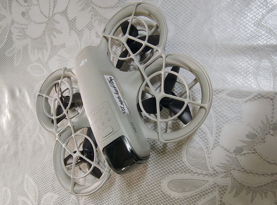Dron Dji neo w stanie idealnym  plus  kontroler i 3baterie