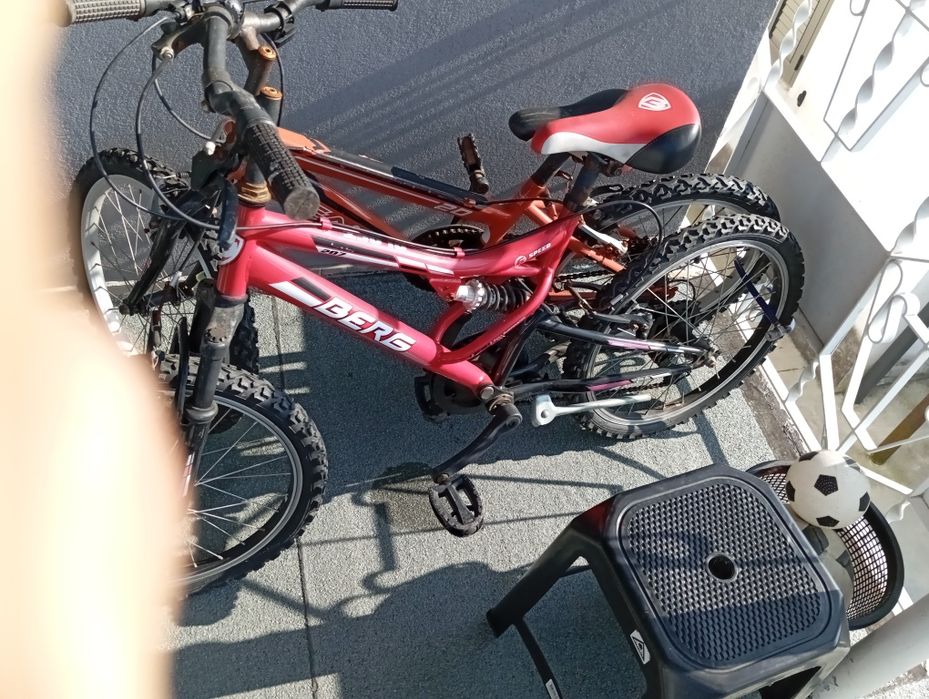 Bicicletas adulto e criança para despachar