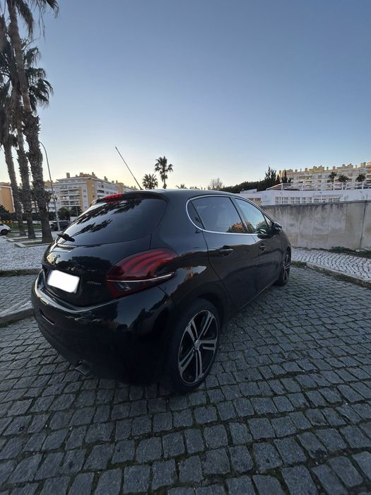 Peugeot 208 1.2 110cv gtline — photo 3