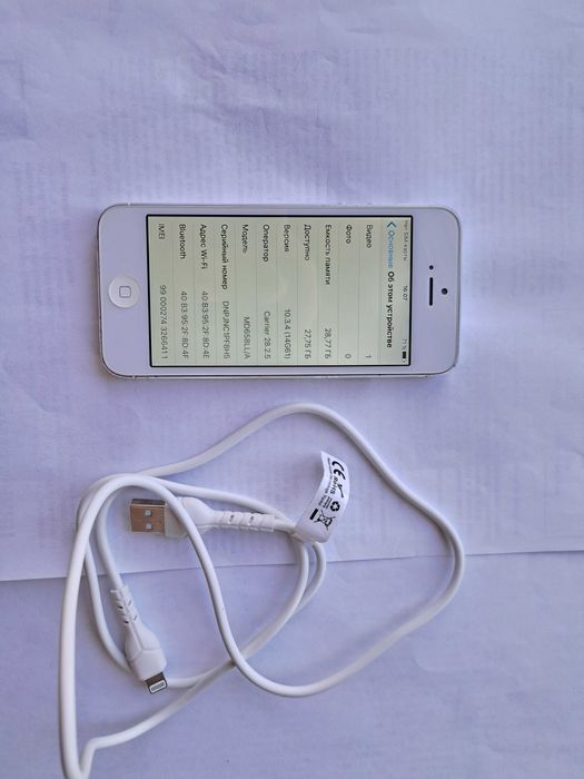 iPhone 5. 32Gb Silver  б/у.
