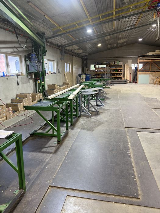 Stoliki do produkcji wiazarow dachowych komplet z podłogą