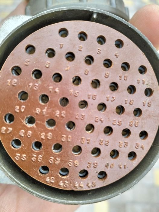 Продам роз'єм... та діоди