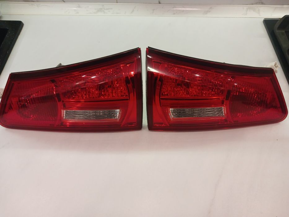 Фонарь задній внутрішній Lexus  IS 250