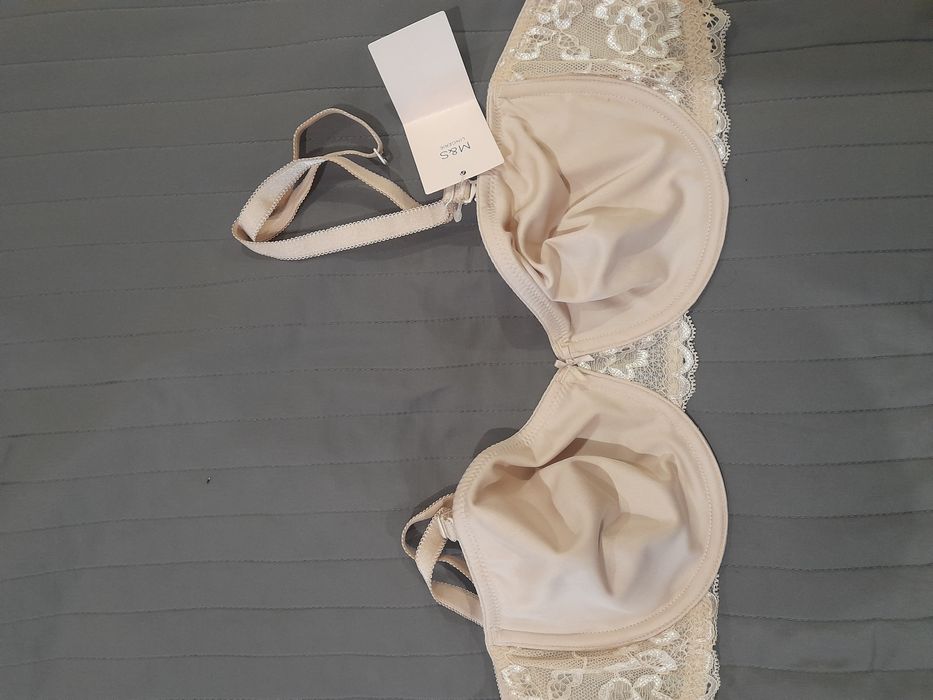 Бюстгалтер фірмовий новий 80B