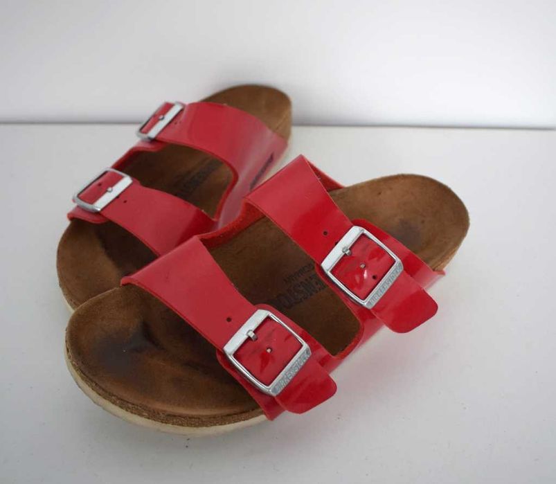 Birkenstock Klapki Arizona czerwone lakierowane 36