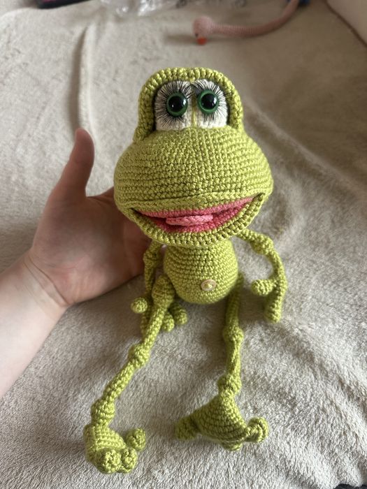 Вязана жаба лягушка на імʼя Джаба харизматична