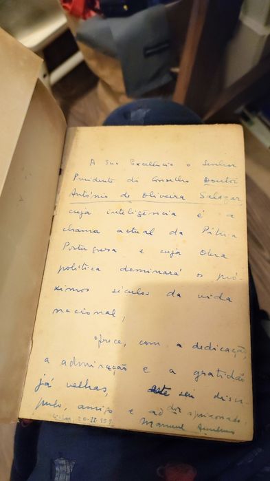 Meridianos Críticos Manuel Anselmo, com dedicatória a Oliveira Salazar