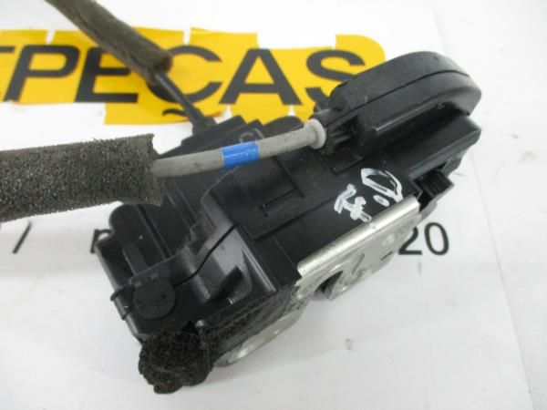 Fechadura / fecho porta frente direito NISSAN NV200 Furgão/Combi (M20)