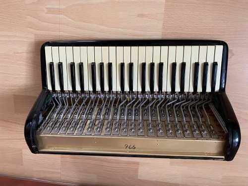 Akordeon Hohner Atlantic III 120B - klawisze - okazja