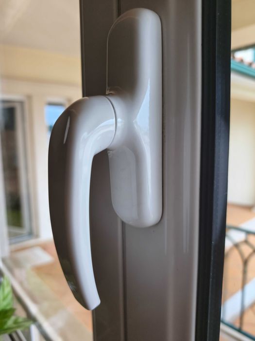 Janela de alumínio lacado