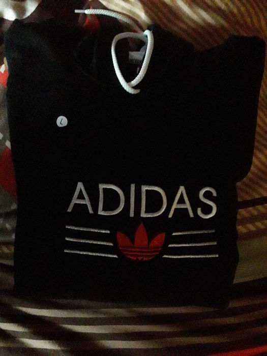 sweat black e  white nova TAM l