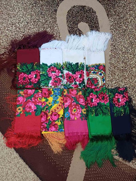 Платок великий святковий