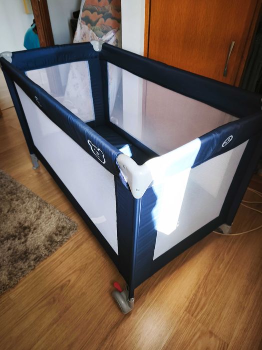 Cama para viagem cor azul Happy Bear, com colchão