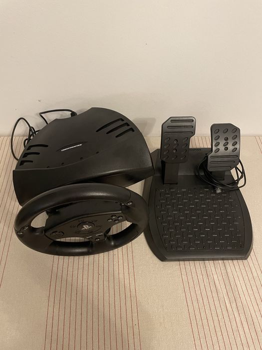 Volante PS4 em ótimo estado