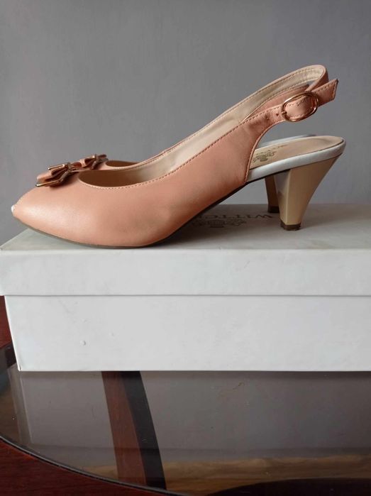 Śliczne skórzane sandały Wittchen