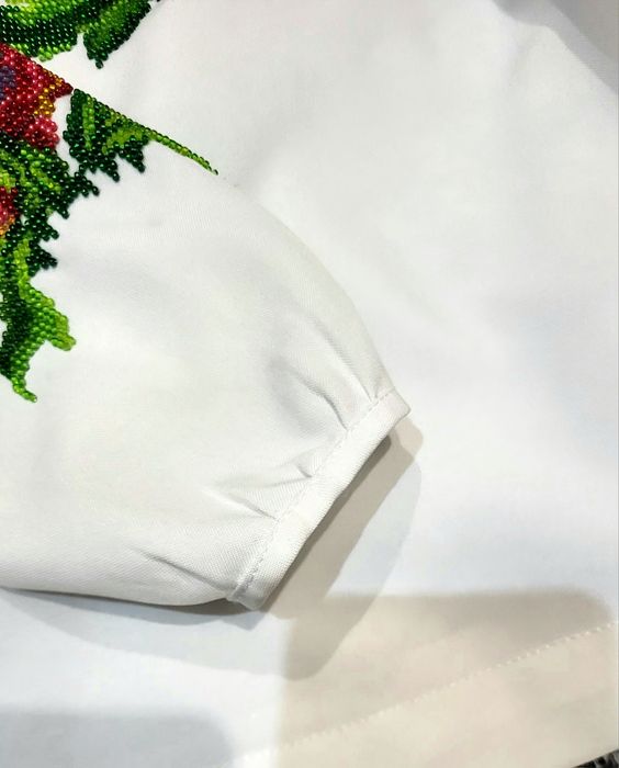 Вишиванка вишита бісером