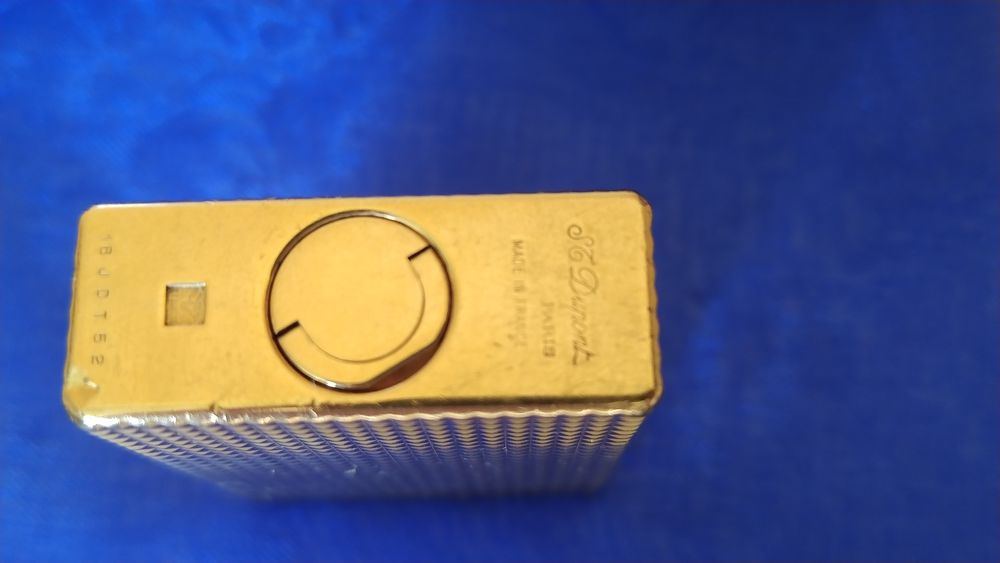 Isqueiro Dupont placado a ouro