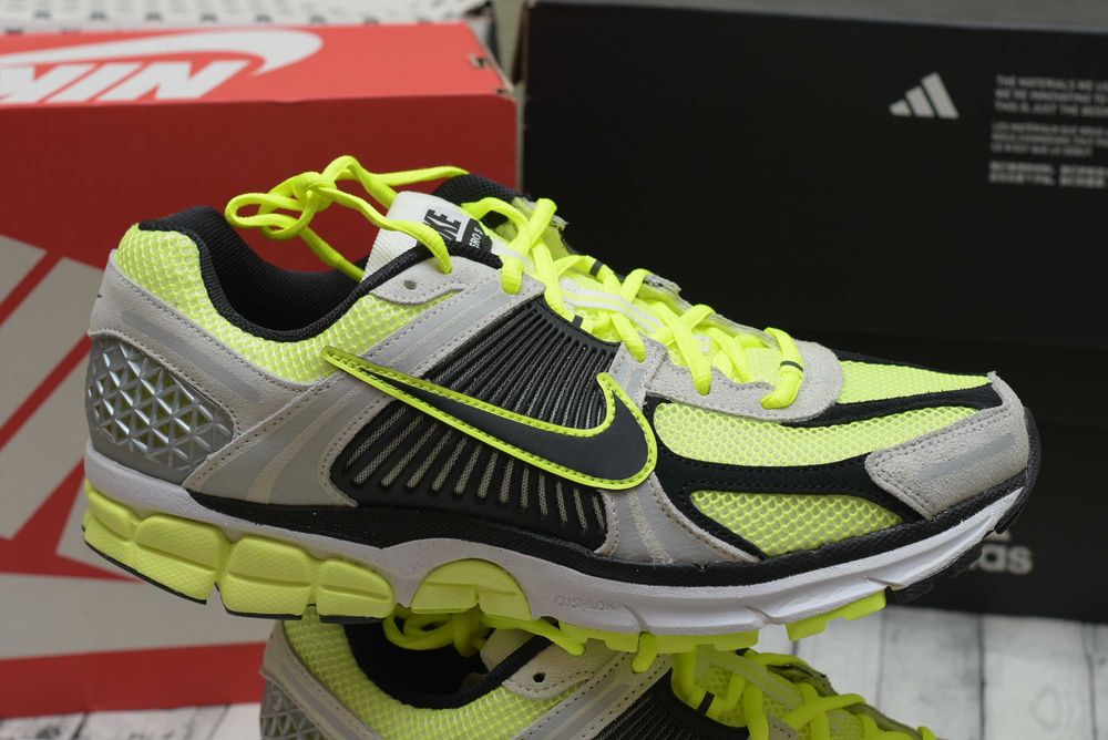 Оригінал! Чоловічі кросівки кроссовки Nike Vomero 5 Life Lime Grey/Green FB9149-701