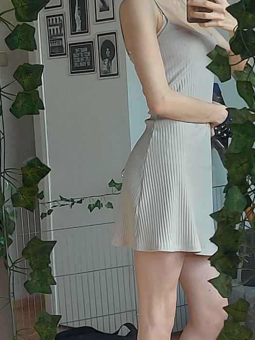 Śliczna mini sukienka