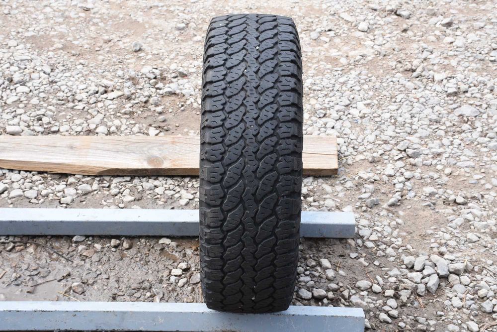 2x Opona opony General Grabber AT3  205/70R15 106/104S