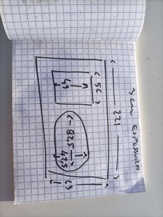Pedra siltone cinza já com cortes feitos