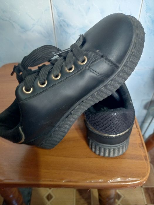 Продам детские кеды