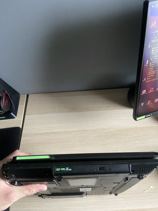 Retro laptop gamingowy ASUS G1S C2D T7300 3 gb 8600m gt 120gb SSD