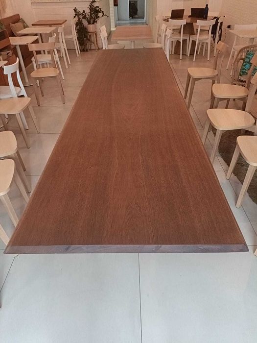 Mesa de Madeira Exótica Mogno