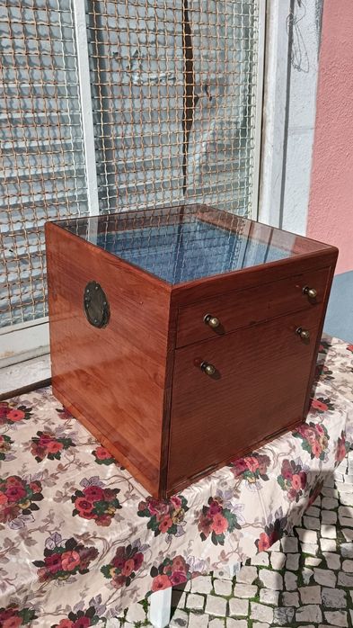 Móvel armário de apoio de sala