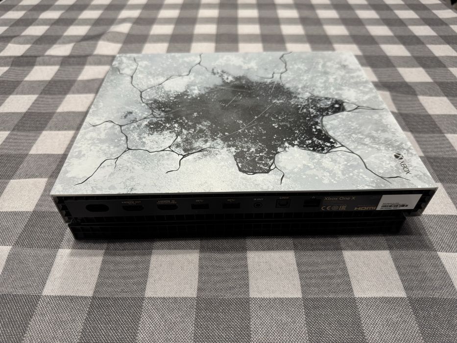 Xbox One  X 1TB limitowana Gears of War + Kinect - gwarancja