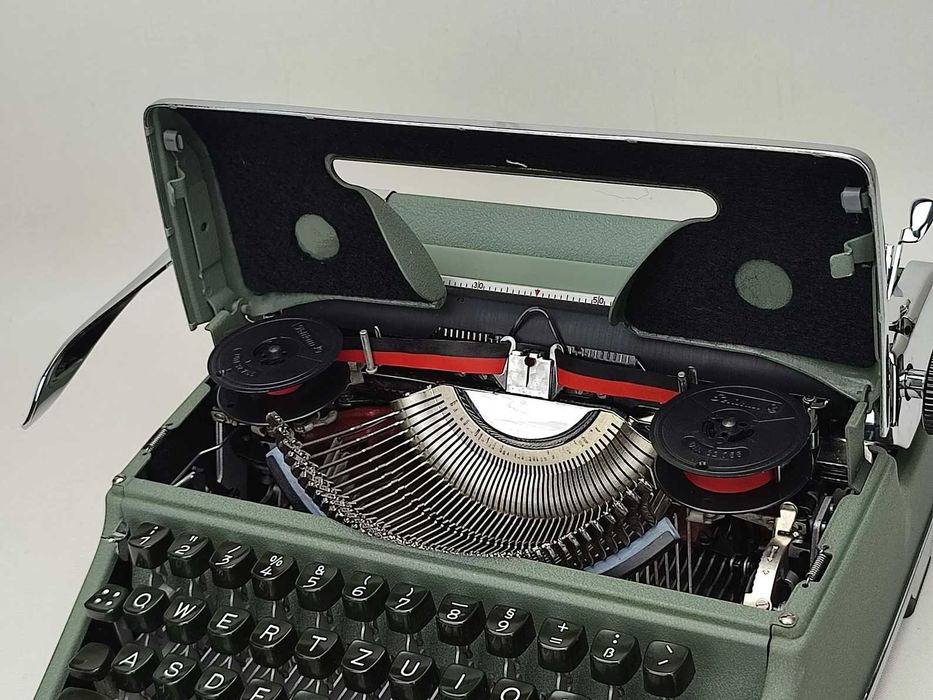 Máquina Escrever "Olympia SM2" Verde Oliva c/ Caixa 1951 (Impecável)