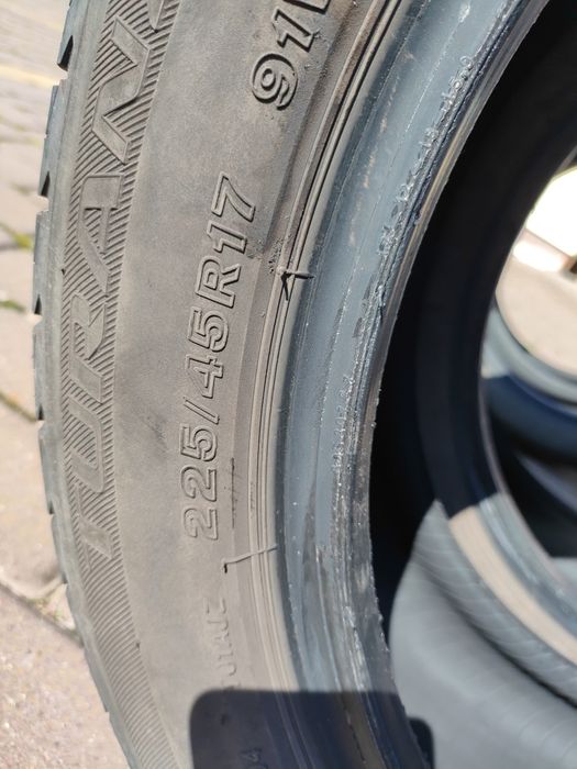 Bridgestone 2 opony letnie 225/45/17