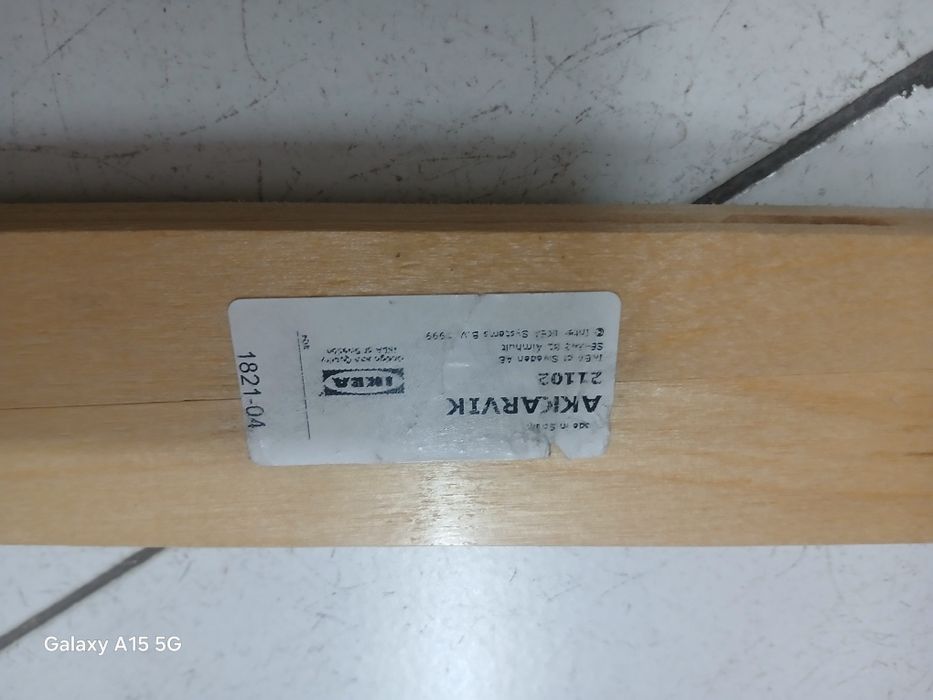 Estrado ikea akkarvik.