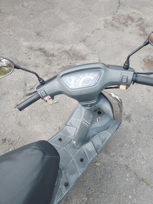 Продам скутер Хонда Діо 18 з регістрацією.