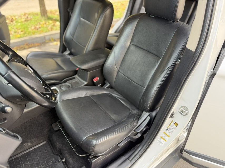 Продам Mitsubishi Outlander 2.4i gaz 2015