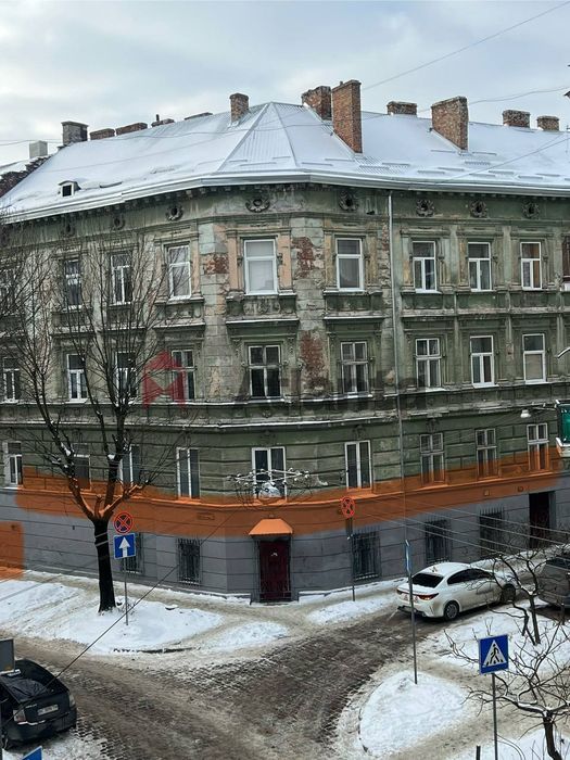 Продаж фасадного комерційного приміщення у ближньому центрі Львова