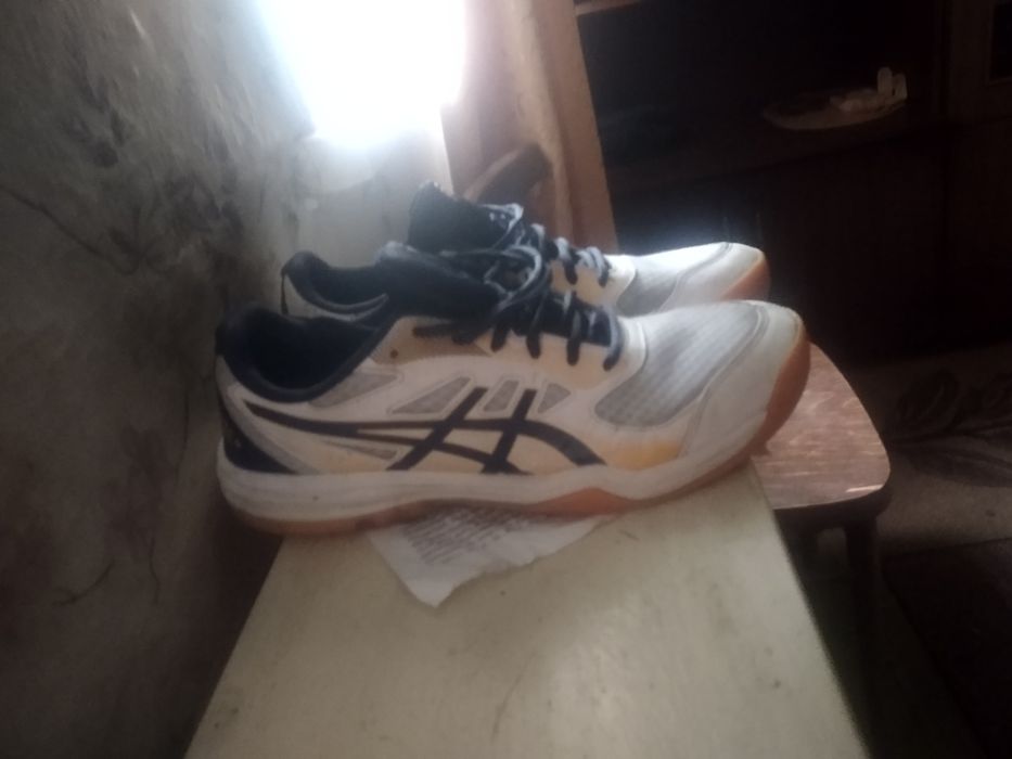 Кроссовки спортивные для бега