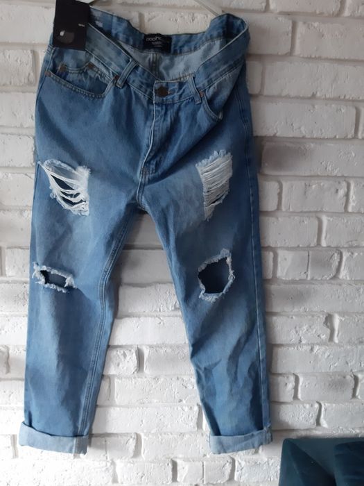 Jeansy z dziurami Boohoo Man